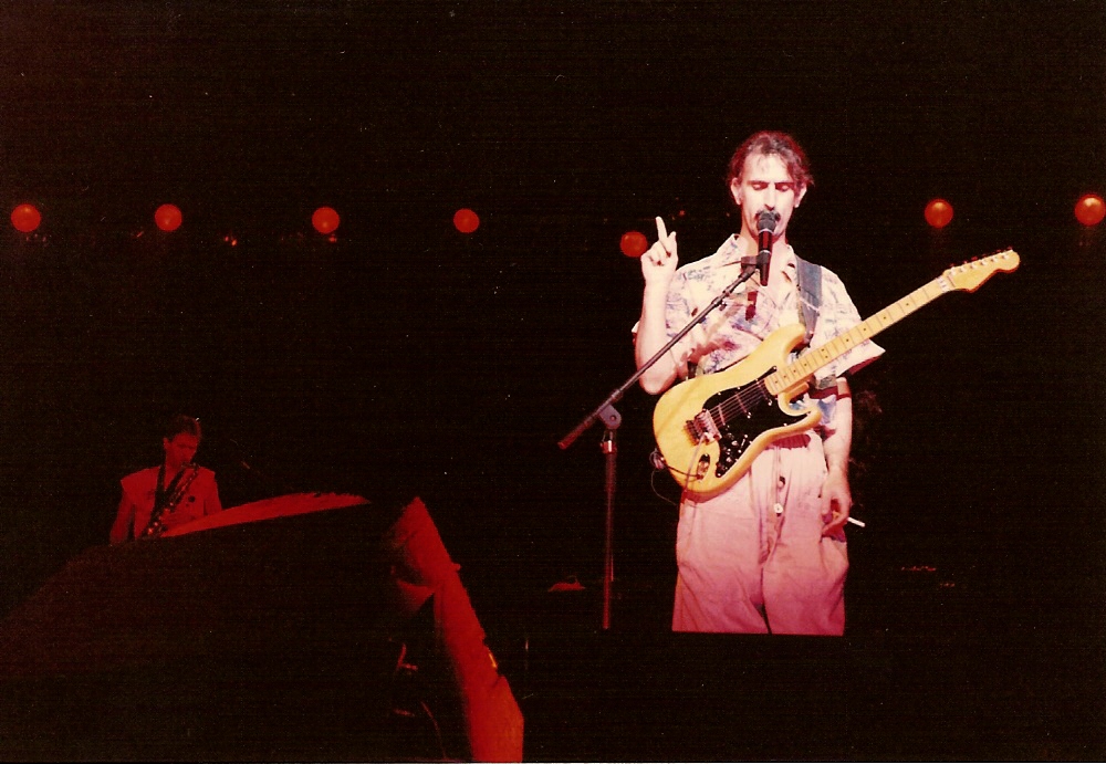 FrankZappa1984-09-07BrusselsBelgium (3).jpg